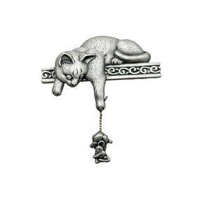 JJ Cat Catching Mouse Pin Brooch Pewter Metal Silver Tone Dangle Figural Pin